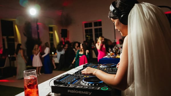 Wedding DJ at an elegant Bay Area reception